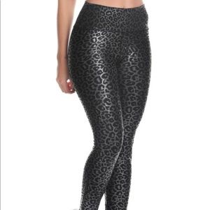 NEW Drakon Leggings Animal Print